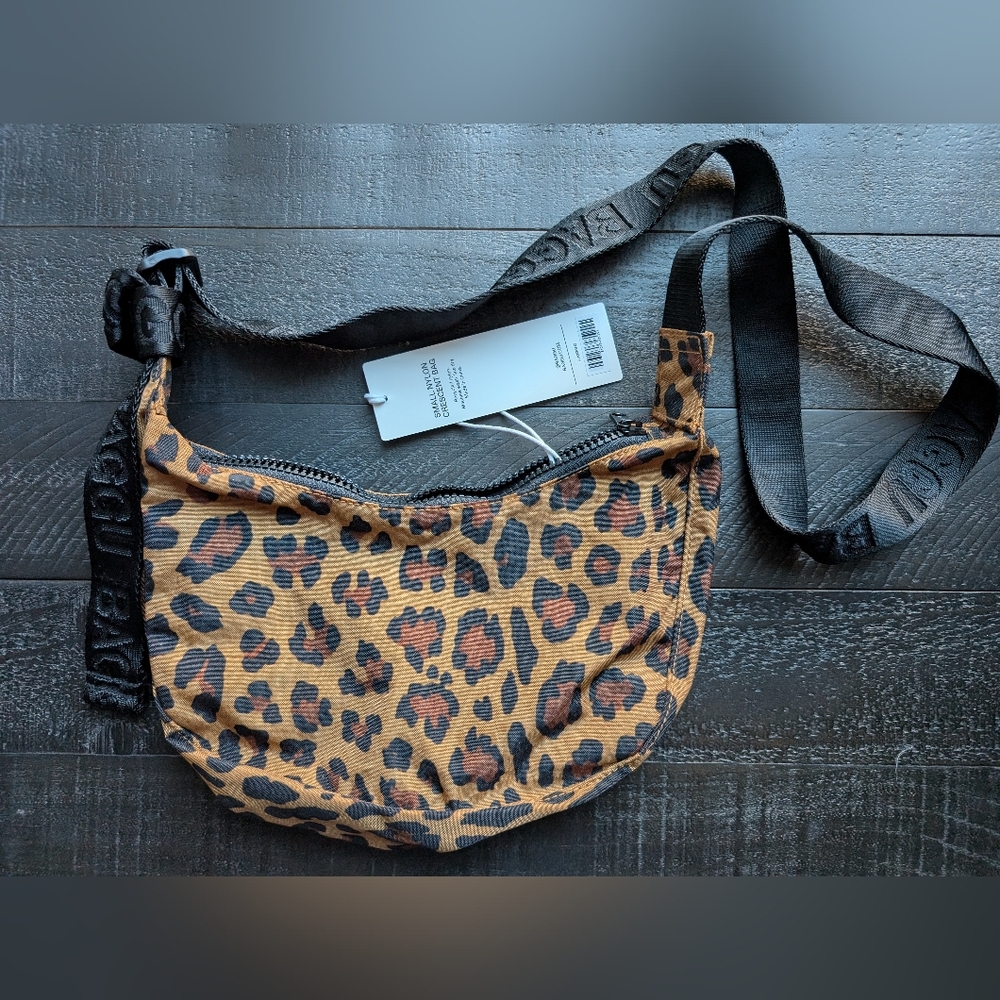 Baggu Leopard Print Crossbody Bag - Picture 2 of 2
